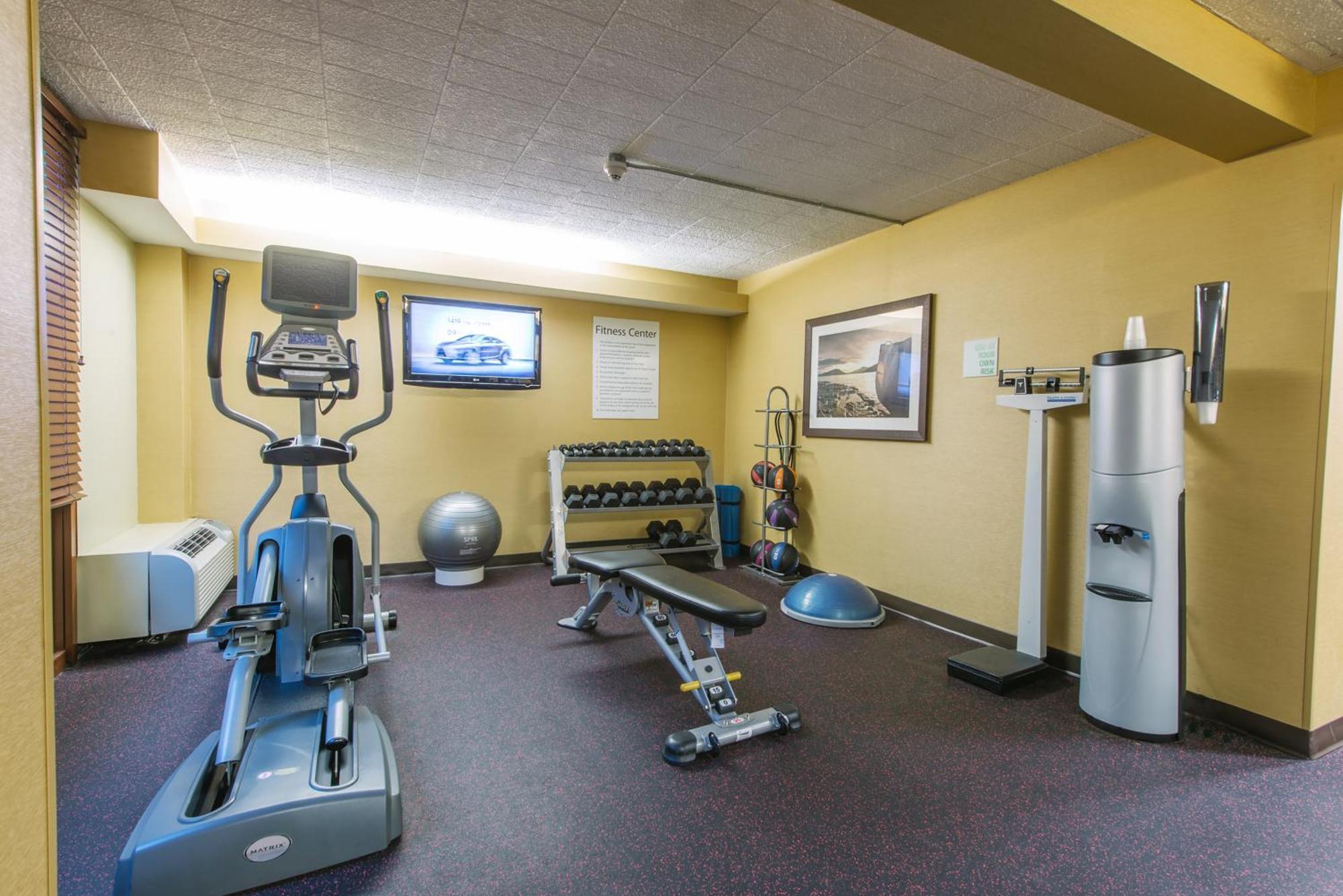 Hotel Mtk Mount Kisco מראה חיצוני תמונה