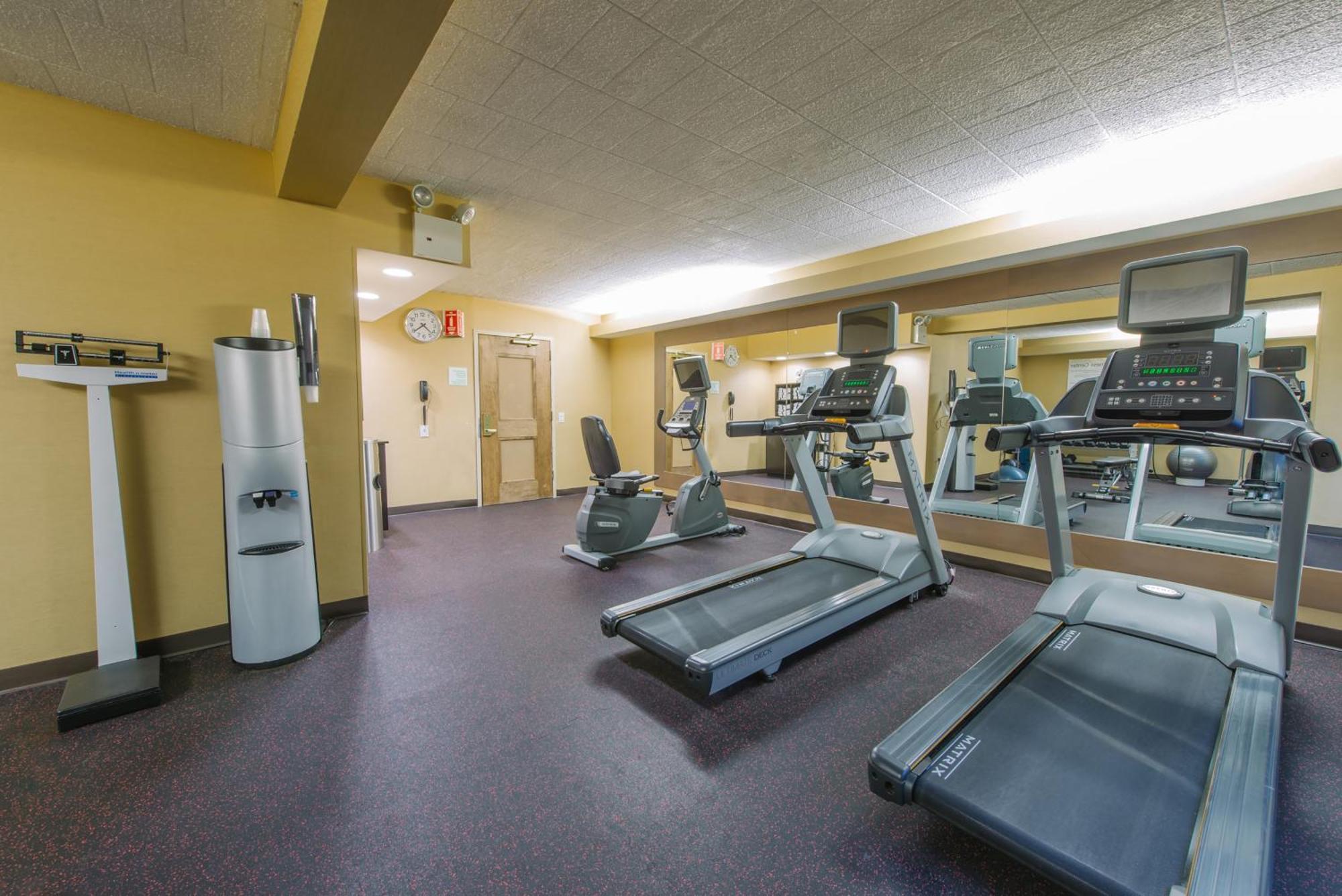 Hotel Mtk Mount Kisco מראה חיצוני תמונה